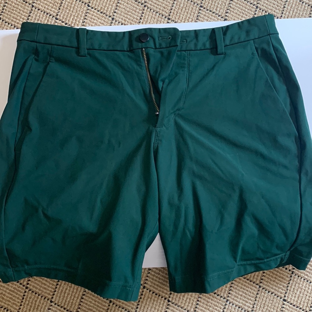 Dark green ABC shorts size 34 slim
